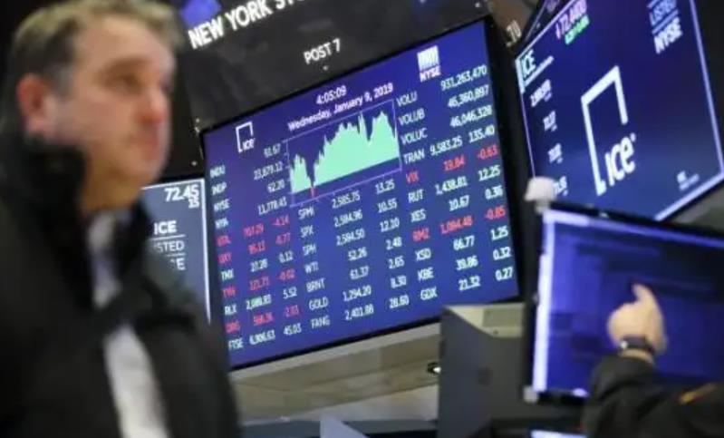 电脑版MT5软件平台:英国服务业活动升至高点 英镑兑美元上涨